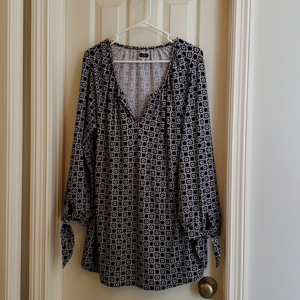 Black and white blouse with tie sleeves